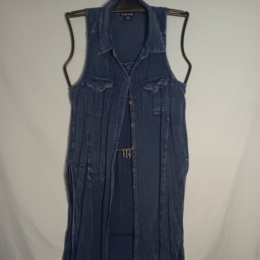 Love Ari sleeveless and maxi-length button-down - Size M